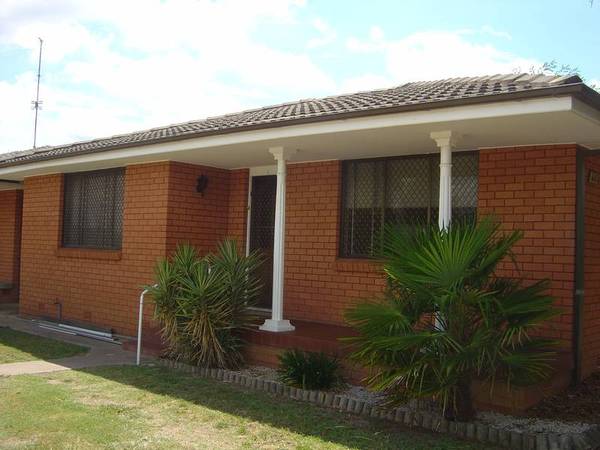 RECENTLY RENOVATED UNIT Picture 1