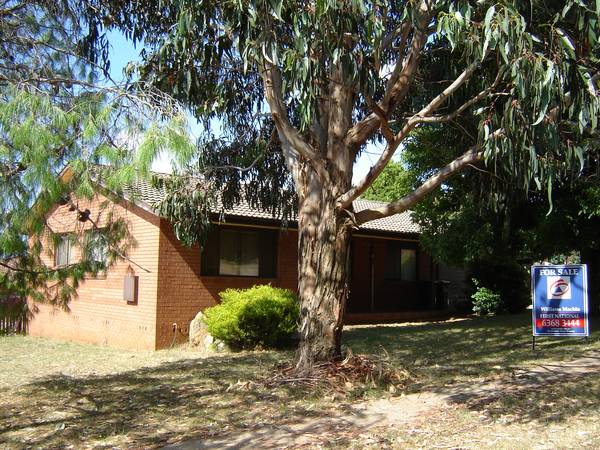 8 TUMULLA STREET, BLAYNEY Picture 3