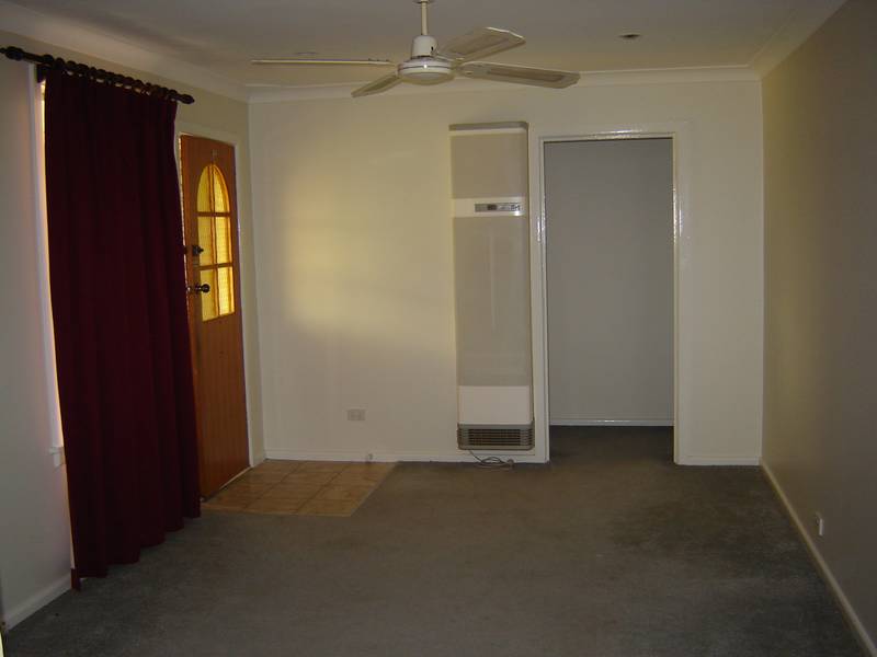 28 Torrens Street, Blayney Picture 2