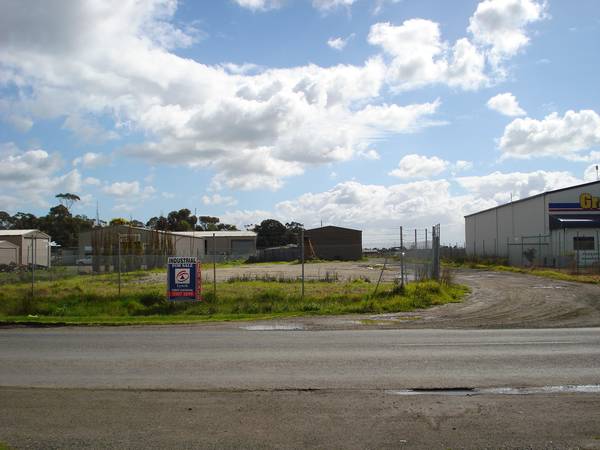 "FACTORIES WANTED" Picture 1