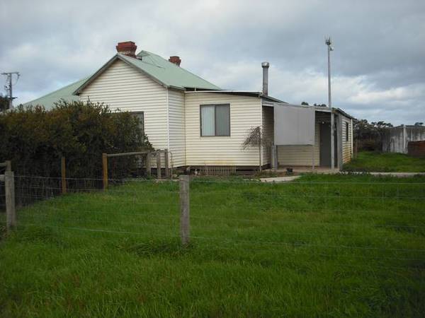 3 Bedroom Farm House Picture 2