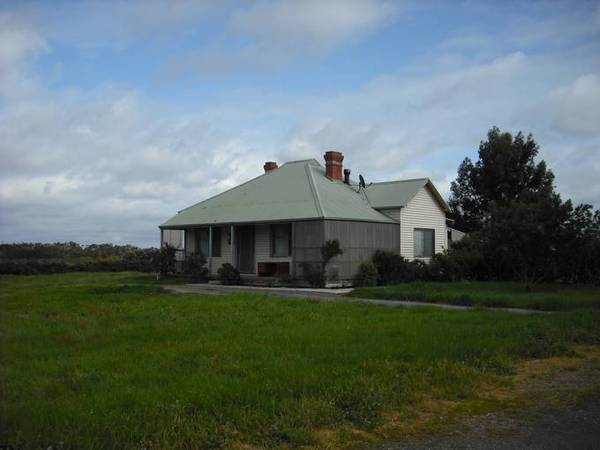3 Bedroom Farm House Picture 1