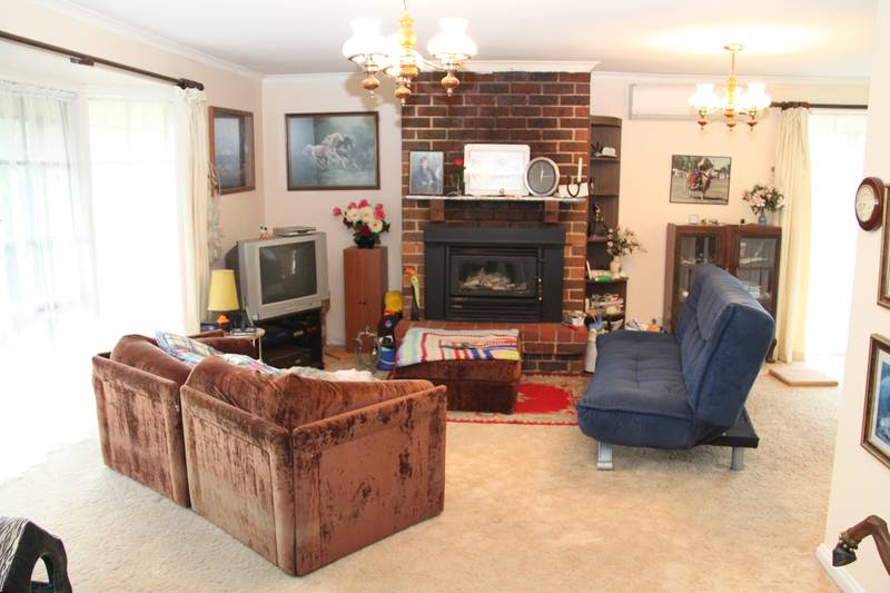 A LITTLE BIT COUNTRY- VENDORS SAY MUST SELL!! Picture 3