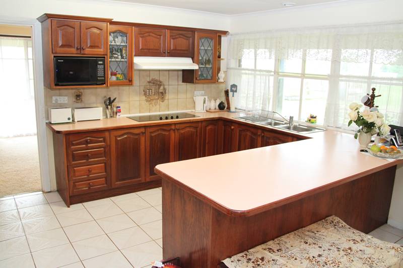 A LITTLE BIT COUNTRY- VENDORS SAY MUST SELL!! Picture 2