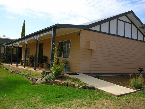 5 Minutes From Town Picture 1