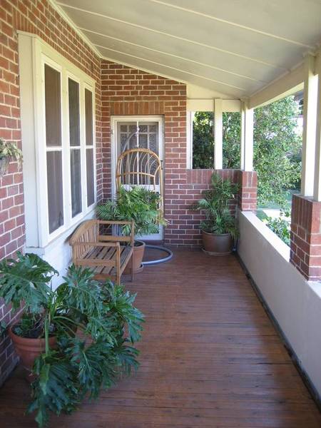 All You Need Do is Move In..... Picture 3