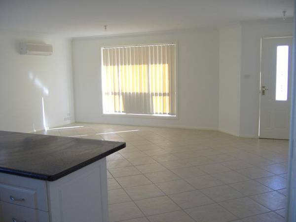 BRAND NEW UNITS - MAKE A CLOSE OFFER Picture 3