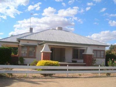 Central Location - Great Potential Picture Central Location - Great Potential Picture