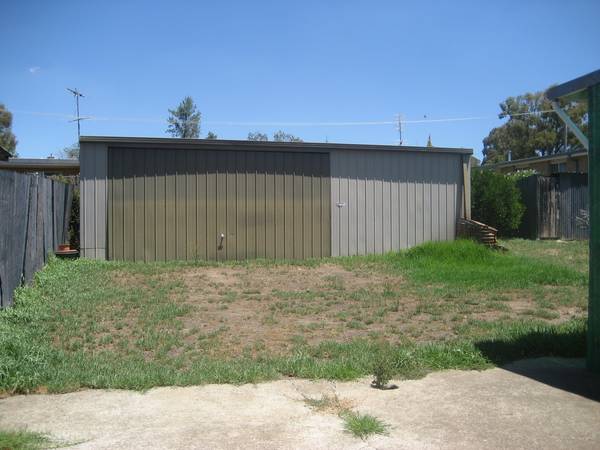 Central Location, Neat & Tidy Picture 2