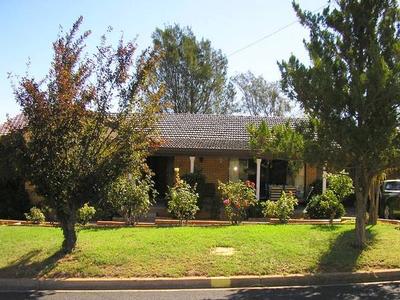 Excellent Street Appeal! Picture Excellent Street Appeal! Picture