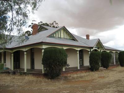 HISTORIC HOMESTEAD -
ENORMOUS POTENTIAL
-
ULTIMATE PRIVACY Picture