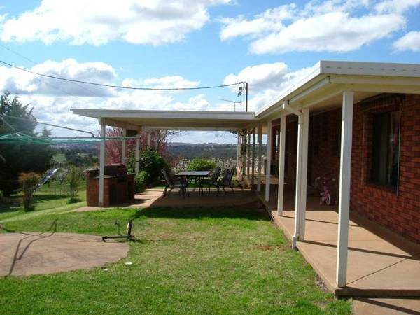 Home on Acres Picture 3