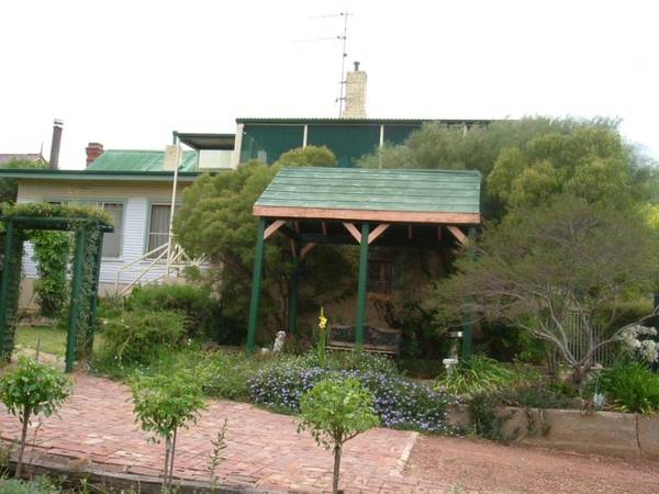 Quality - Style - Space -Location Picture 2