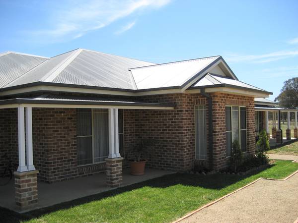 Quality, Contemporary, Spacious Picture 2