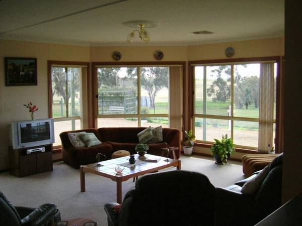 Top Notch Farmlet WIWO Picture 3