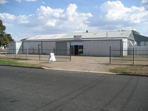 Commercial Corner Block Ideal for retail! Picture 1