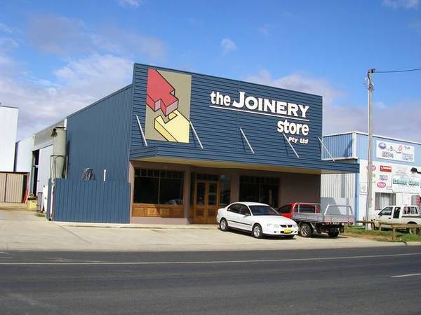 Retail Office Space Picture 1