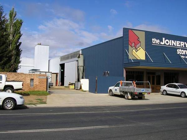 Vacant Warehouse Picture 1