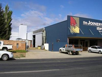 Vacant Warehouse Picture