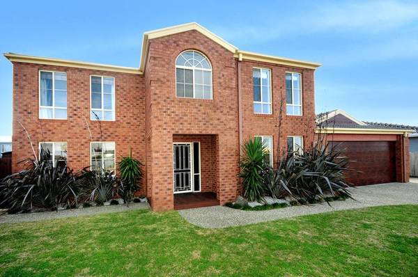 TOTAL PACKAGE IN PREMIER LOCATION Picture 1