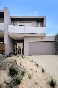 MODERN TOWNHOUSE WITH OCEAN VIEWS Picture