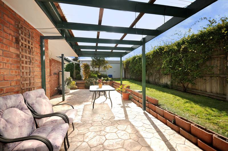 LOW MAINTENANCE LIFESTYLE AWAITS Picture 3