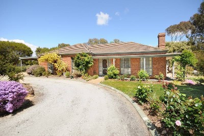 PRIVATE 3 ACRE RETREAT Picture