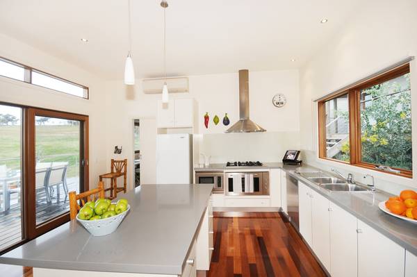 EXTRAORDINARY HOME WITH PRICELESS VIEWS Picture 2