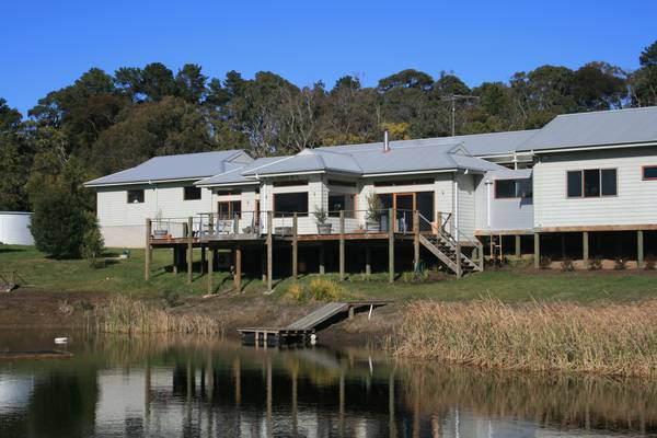 EXTRAORDINARY HOME WITH PRICELESS VIEWS Picture 1