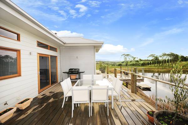 EXTRAORDINARY HOME WITH PRICELESS VIEWS Picture 3