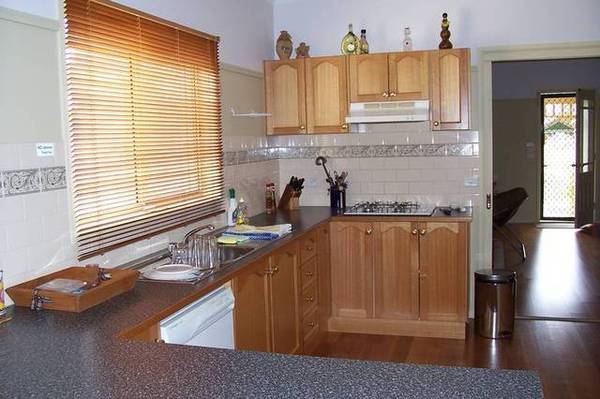 AVAILABLE - 29th January Picture 3