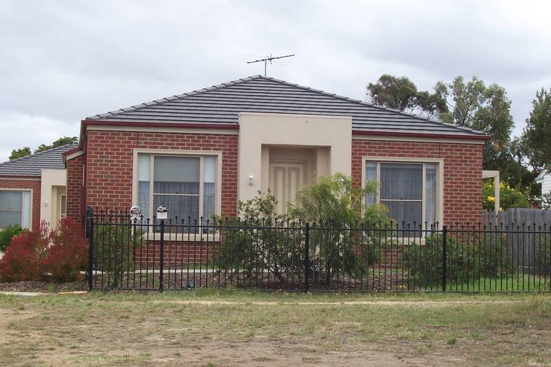 Close to Everything!!! Picture 1