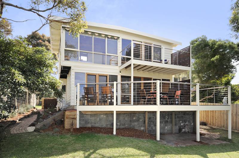 A PRIVATE SANCTUARY ON THE DEEP CREEK RESERVE Picture 1