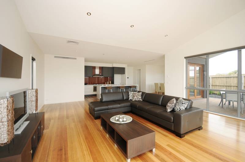 Builders Display Home In Waterfront Precinct Picture 3
