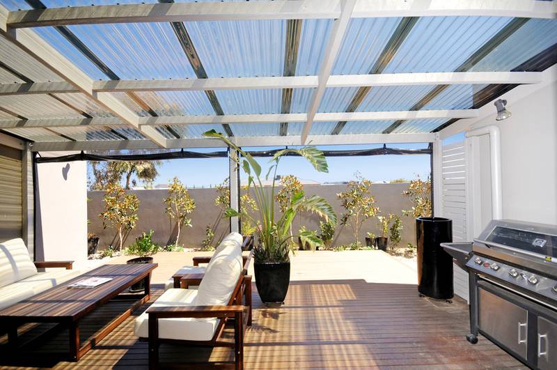 A CUT ABOVE BUT A PRICE BELOW Picture 3