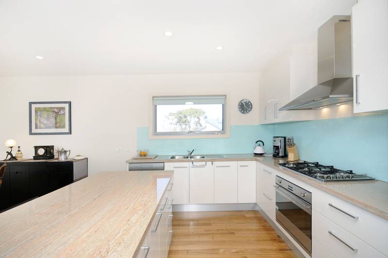 LUXURY BY THE SEASIDE Picture 2