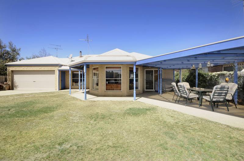 FAMILY HOME - BIG BLOCK - NORTH FACING & PRICED TO SELL Picture 1