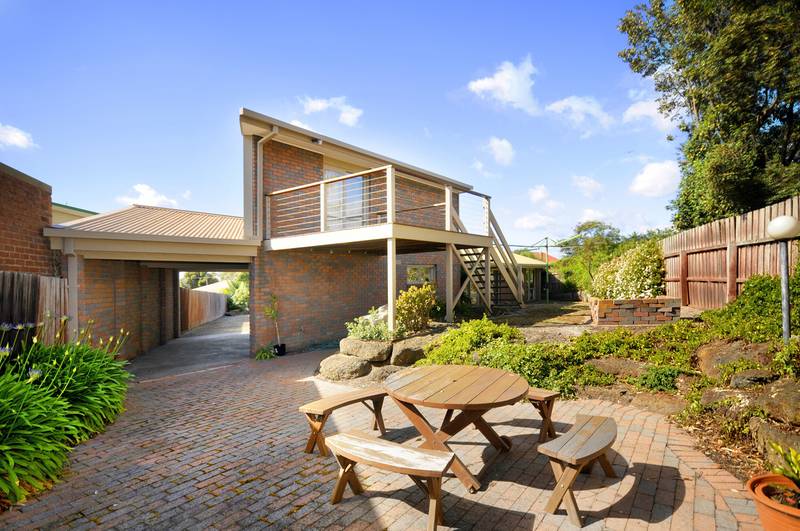 WHAT A BUY. 4 BEDROOM, BIG BLOCK, COURT LOCATION Picture 2