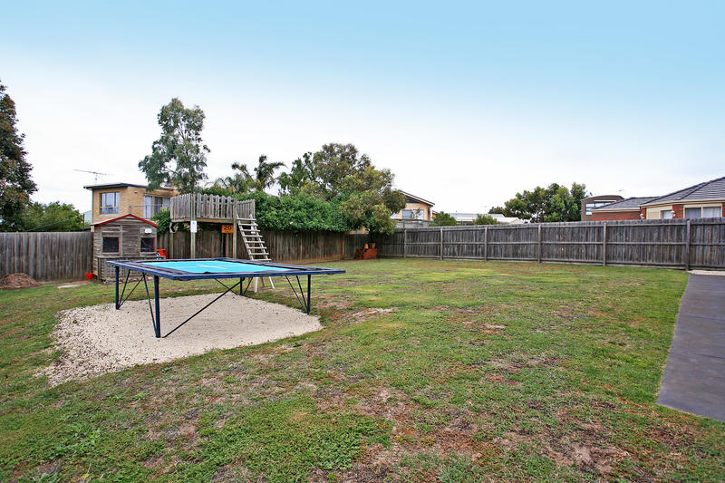 BIG FAMILY HOME FOR A GREAT PRICE Picture 2