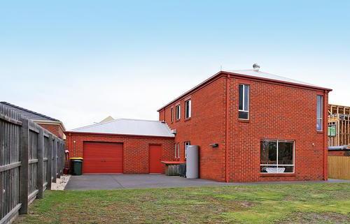 BIG FAMILY HOME FOR A GREAT PRICE Picture 3