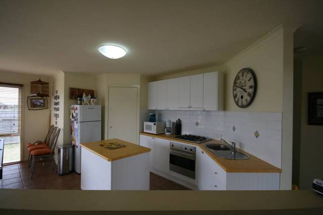 CHARACTER THREE BEDROOM BEACH HOUSE Picture