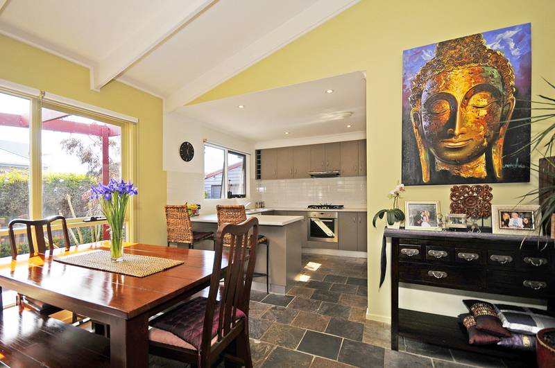 YOU WILL NEVER NEED THE CAR!! Picture 3