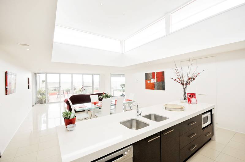 SUPER STYLISH, LIGHT FILLED RESIDENCE Picture