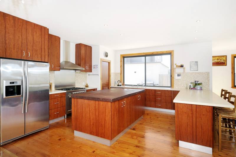 ONE LEVEL LIVING IN LUXURY Picture 2