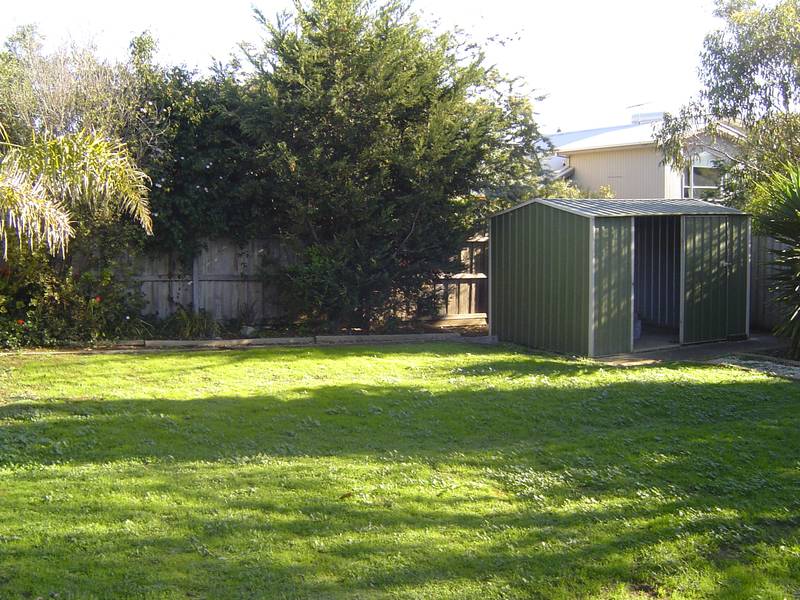 THREE BEDROOM HOME Picture 3