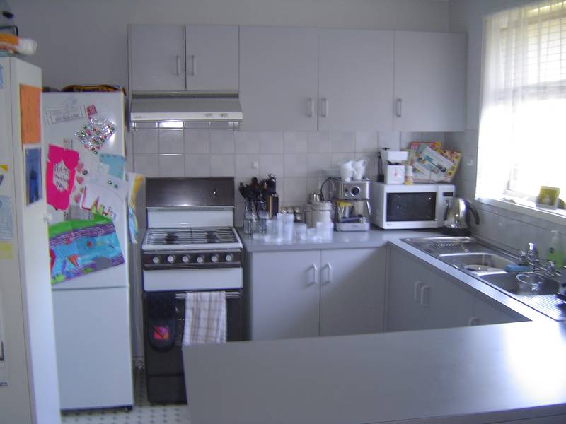 THREE BEDROOM HOME Picture 2