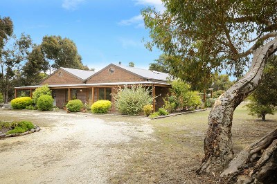 Bells Beach Retreat On 5 Acres Picture