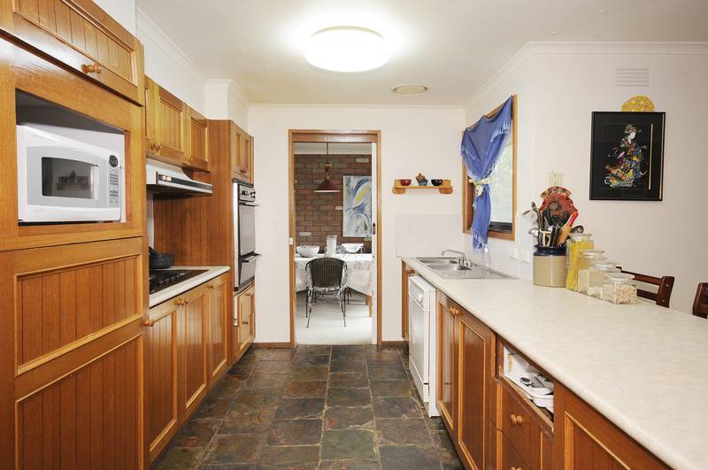 Everything Is Big - Except The Price Picture 2