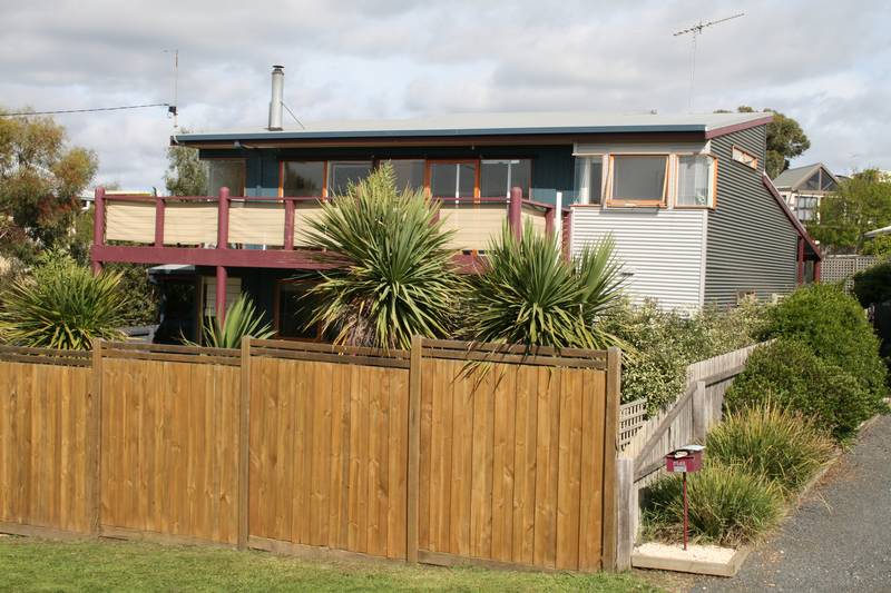 BRILLIANT COASTAL LIVING Picture 1