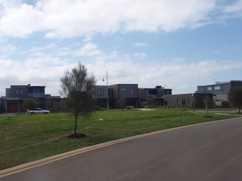 LARGE CORNER BLOCK, READY TO GO Picture 2